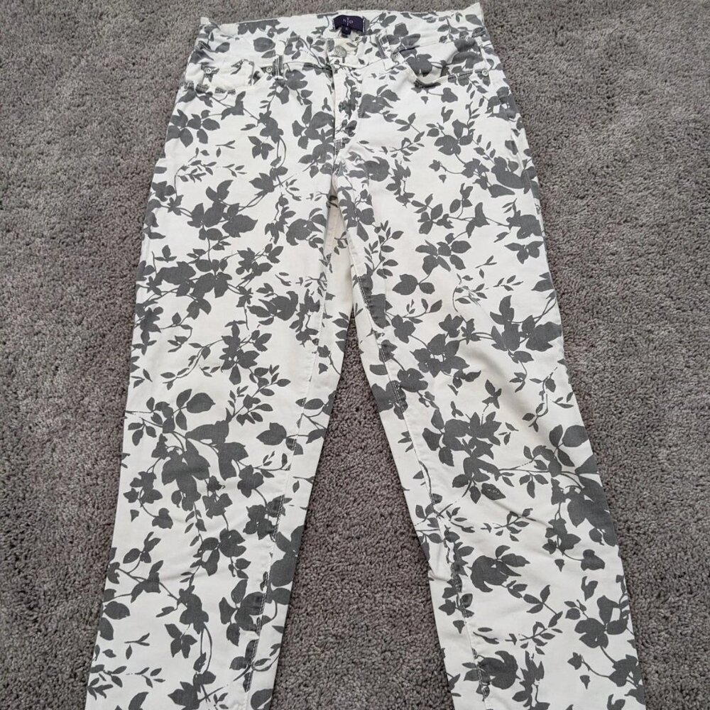 NYDJ Floral White with Gray Floral Print Women's pants - Size 6